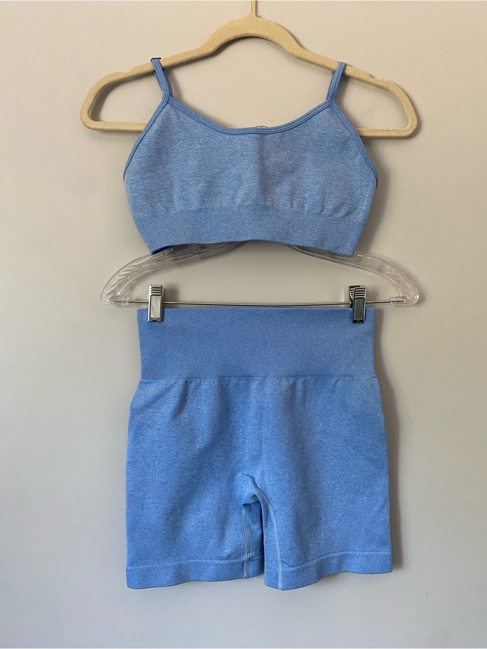 OQQ Seamless 2-Piece Workout Set Blue | Sports Bra & High Waist Shorts | Size M